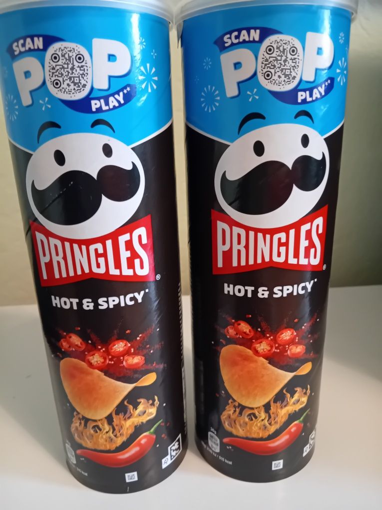 Chipsy PRINGLES Hot & Spicy 165g 6 sztuk.