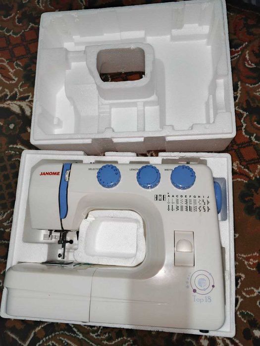 Швейная машинка Janome