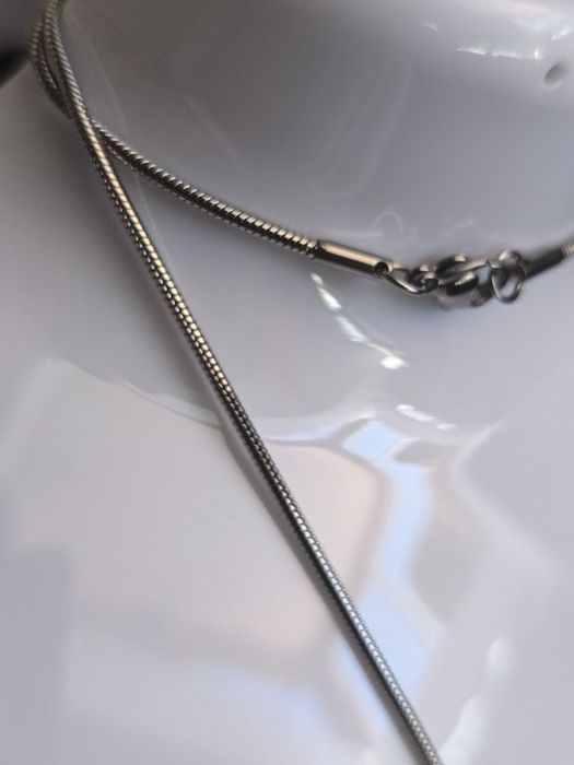 Colar com Compartimento secreto formato Bala. Em Aço inoxidável