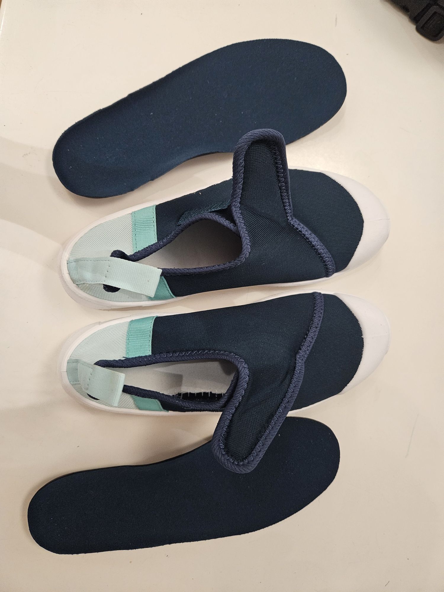 Buty do wody dla dzieci  Decathlon rozm. 32-33 i 28-29