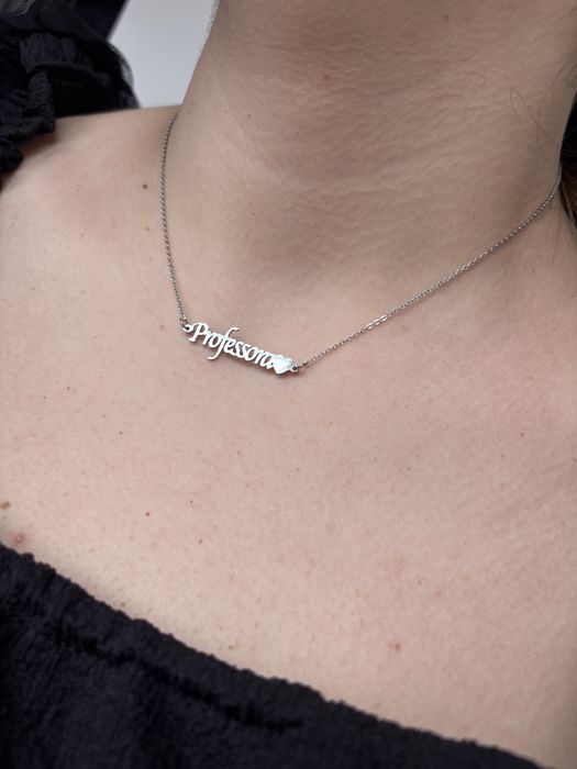 Colar auxiliar, educadora e professora