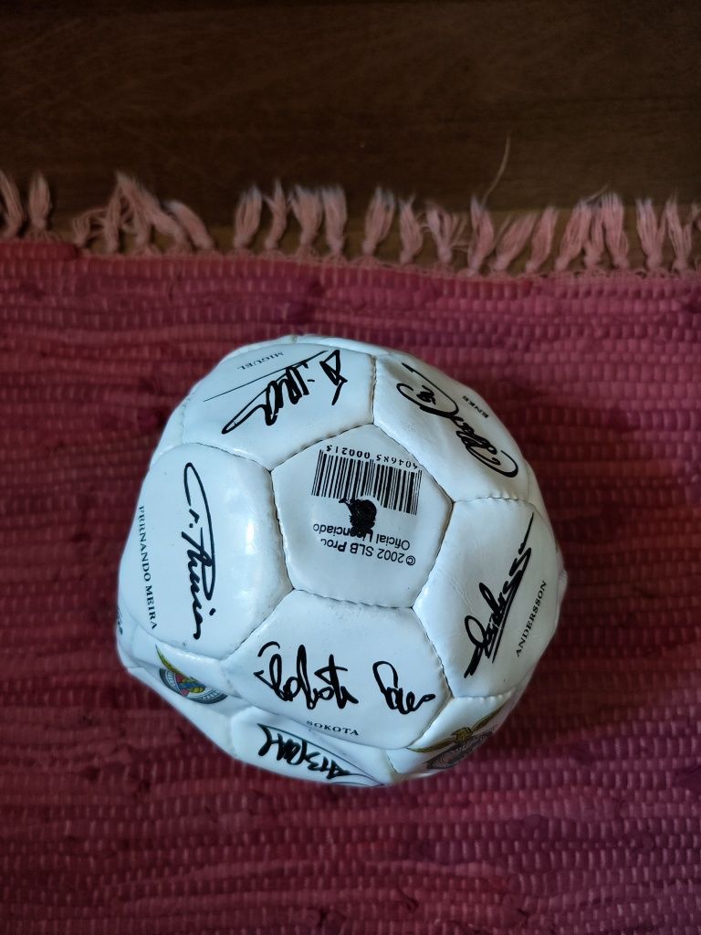 Bola autografada Benfica