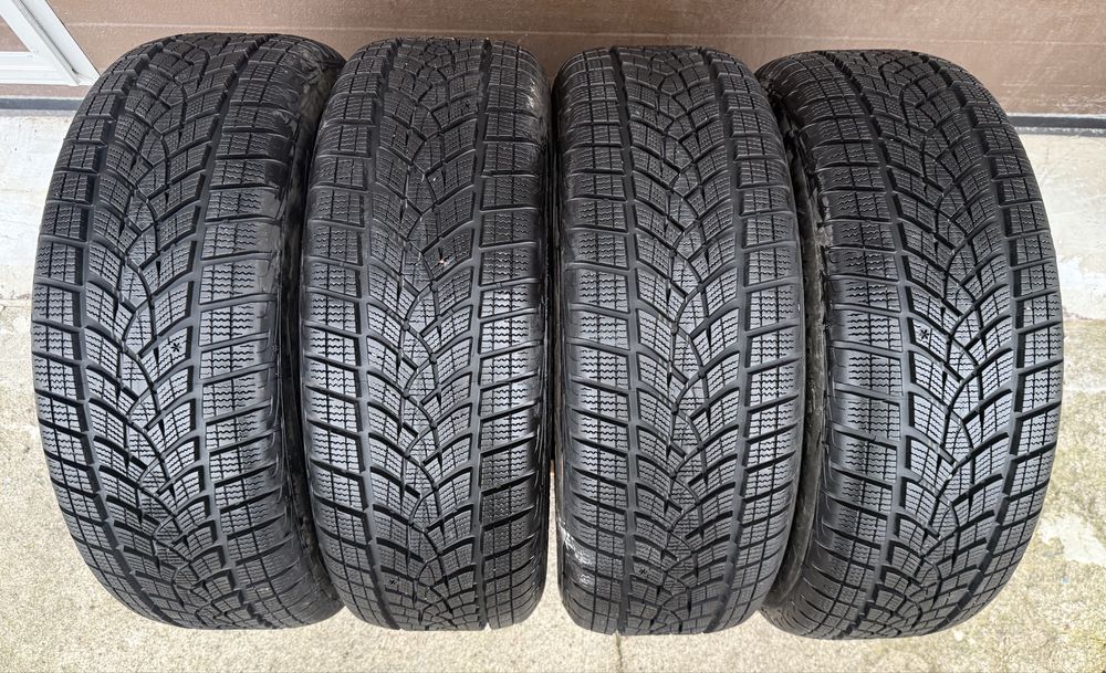 4x opony zimowe 215/60 r17 96H Good Year UltraGrip Performance (7,5mm)