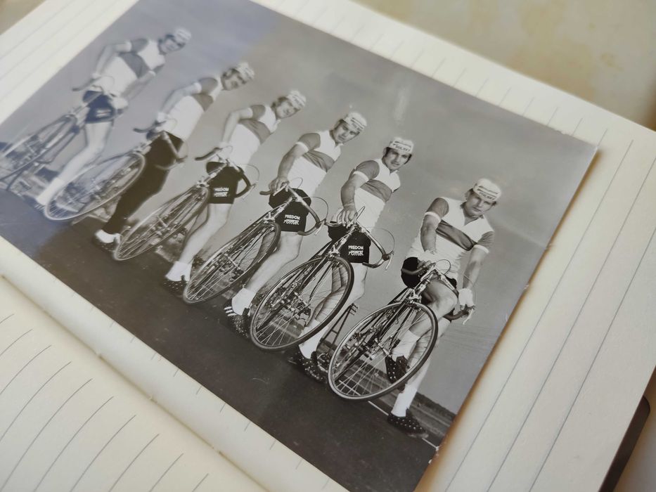 Stara kolekcjonerska  pocztówka Fiat 125 p Kolarstwo Monte Carlo