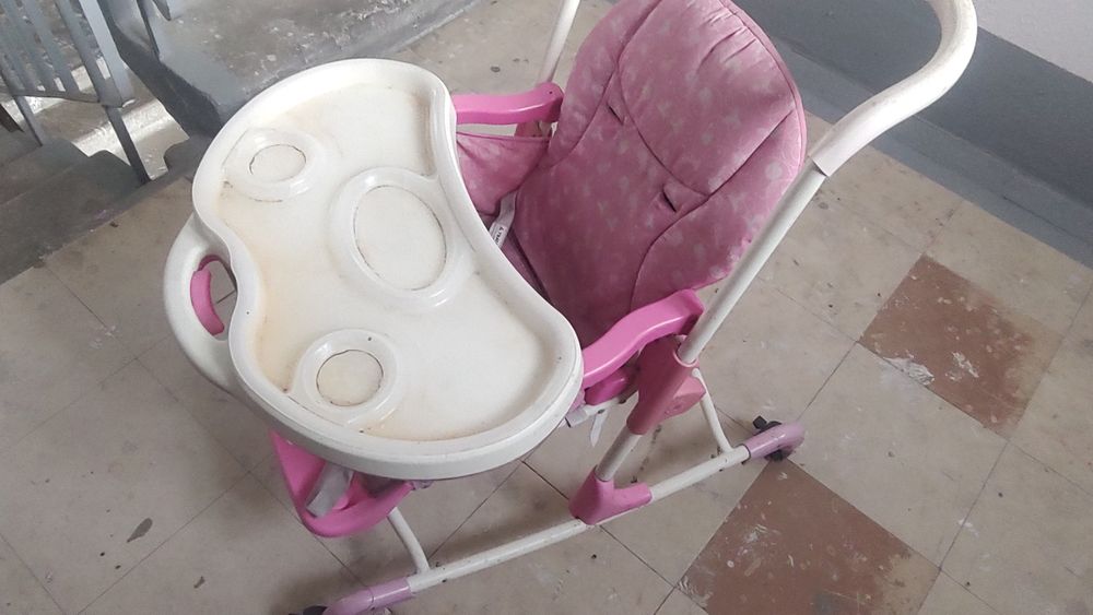 Стул для кормления ребенка