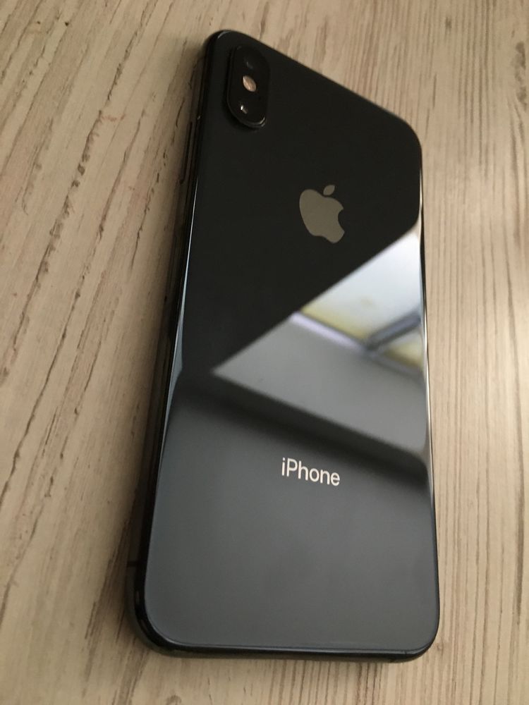 Продам Iphone XS 64 GB