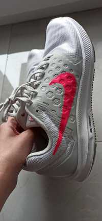 Buty sportowe nike 39