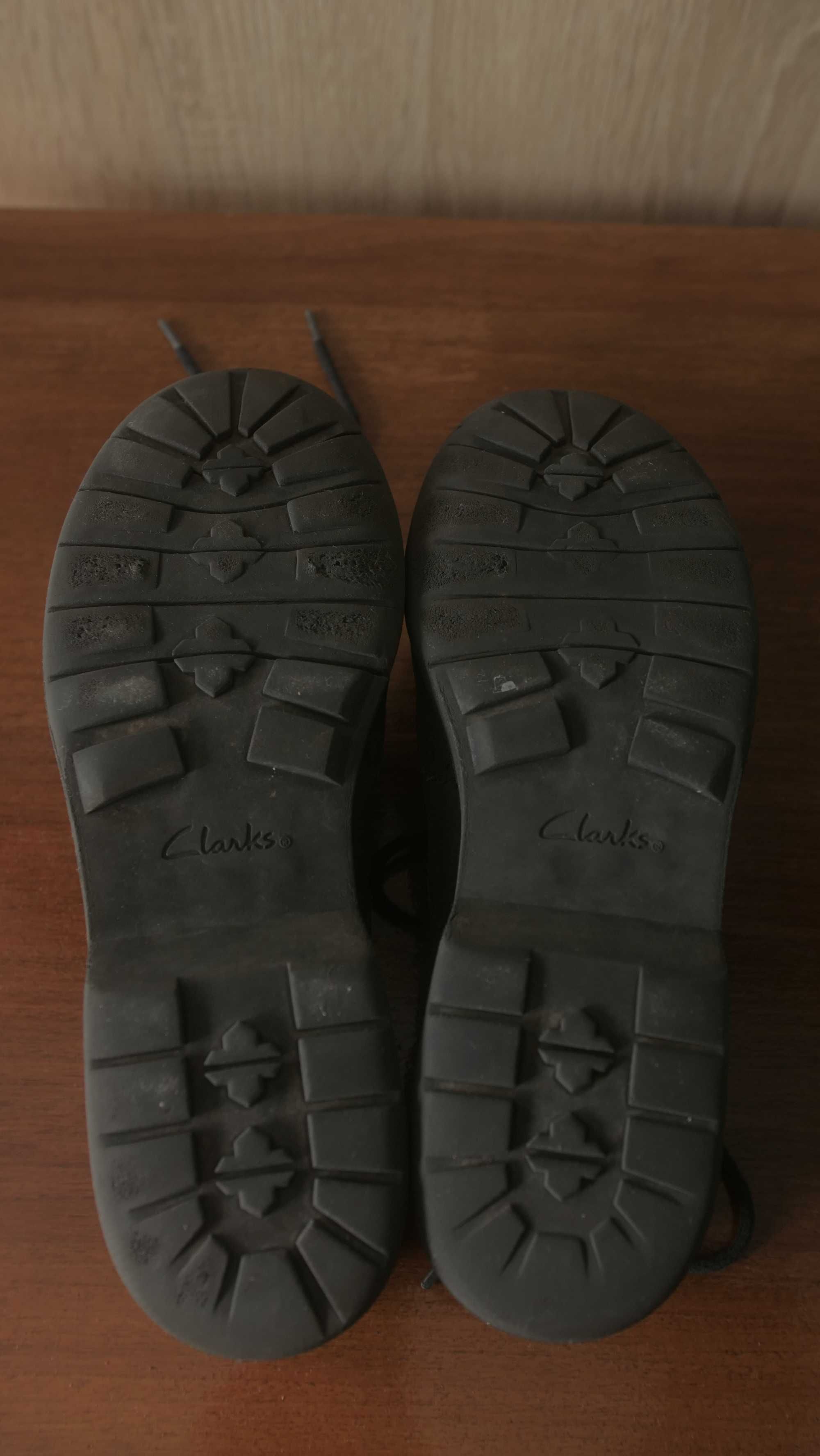 Чорні чоловічі туфлі броги Clarks. Розмір 41 (26 см)