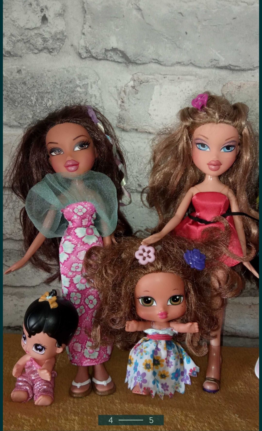 Bratz zestaw 4 oryginalnych lalek w ubrankach