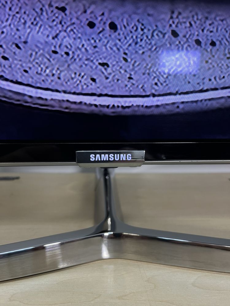 Samsung 55 Преміум 120Hz Квантова матриця вигнутий екран Звук 60Вт