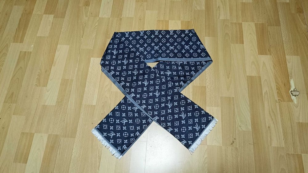 Szal LOUIS VUITTON stan bardzo dobry