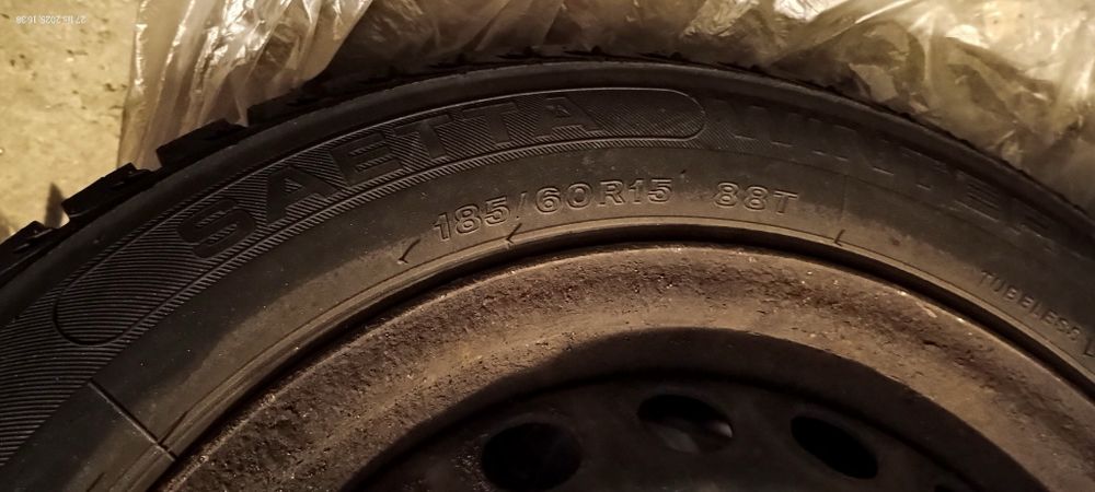 4x Opony zimowe 185/60R15