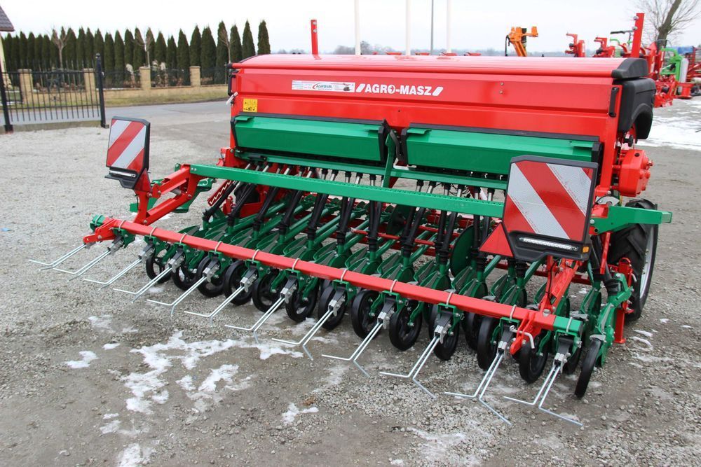 Siewnik zbożowy do zboża Agro-Masz SR 251, 271, 301 3m talerzowy