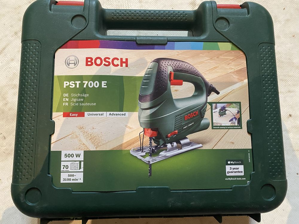 Електролобзик Bosch PST 700 E