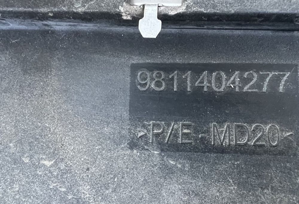 Friso porta esquerda peugeot 3008 gt line