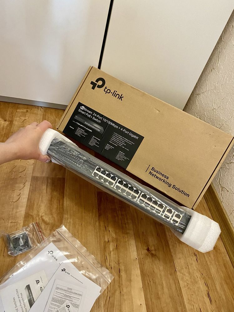 Комутатор мереживий TP-Link TL-SL2428P, новий.