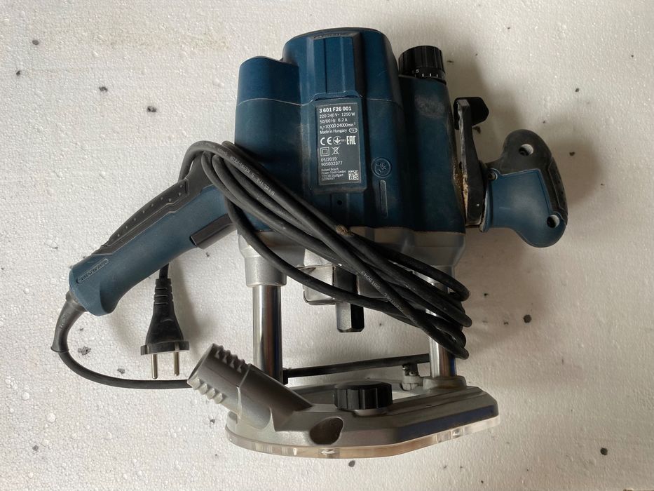 Frezarka górnowrzecionowa Bosch Professional GOF 1250 CE