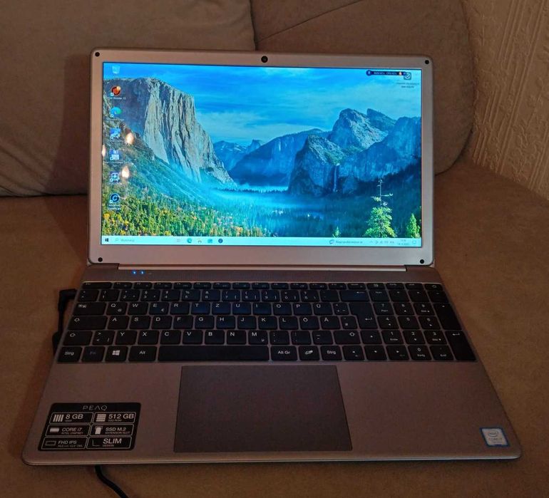 Notebook PEAQ C150 15,6" FHD/ i7-7560U/ SSD 512GB/ RAM 8 GB/ Iris 640