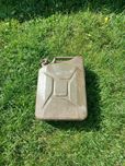 Karmister metalowy