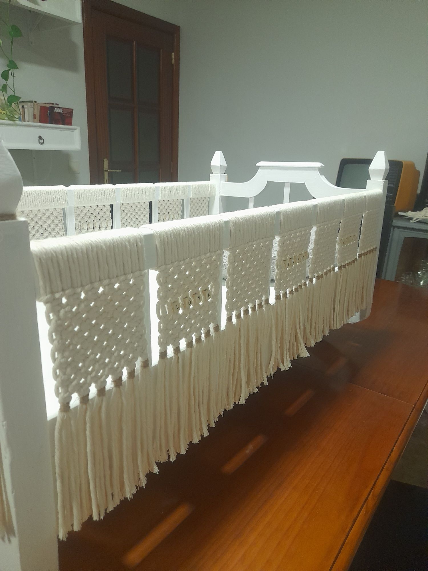 Berço baloiço com macramé