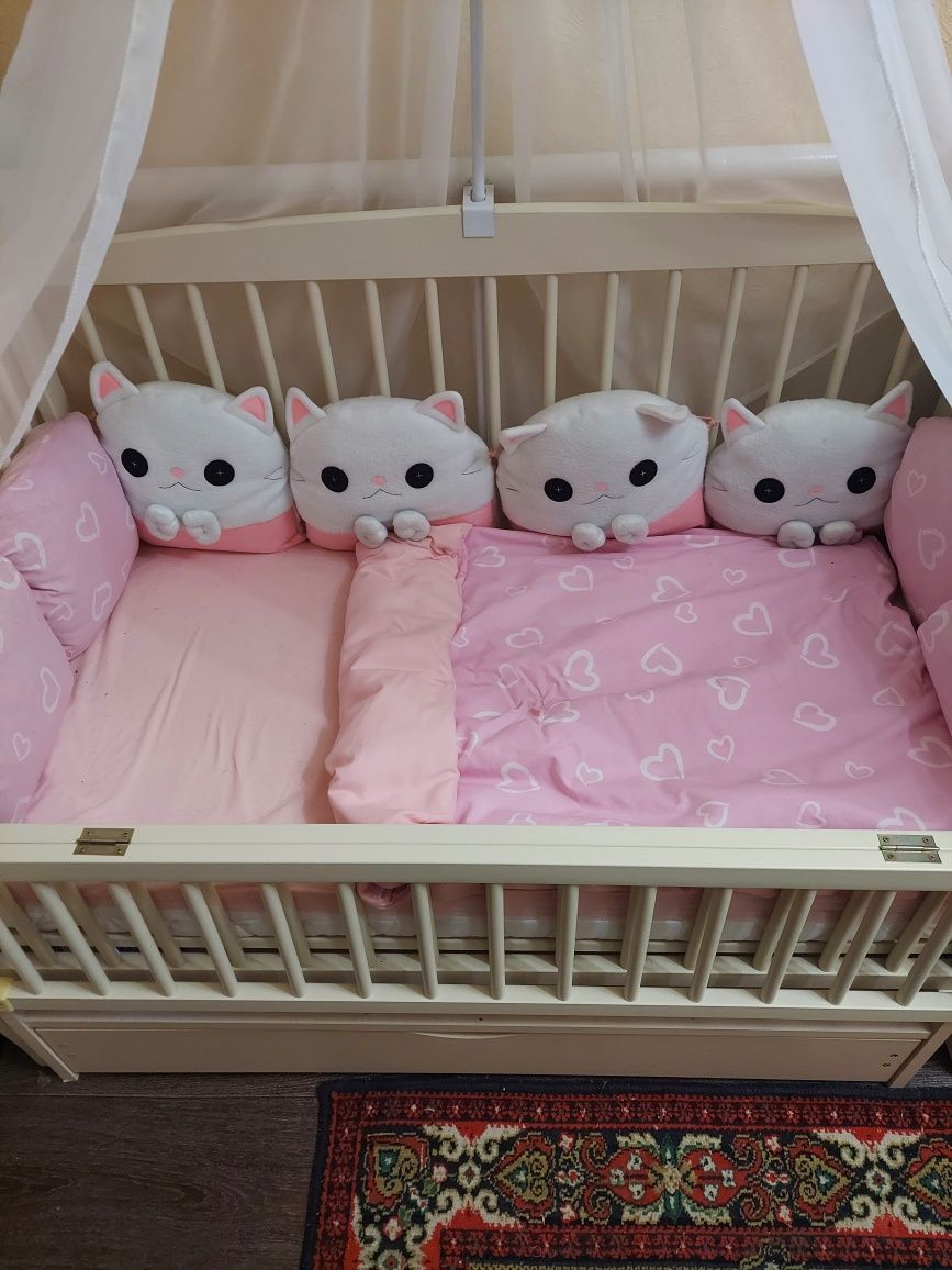 Детская кроватка с маятником, комплект матрас и бортики