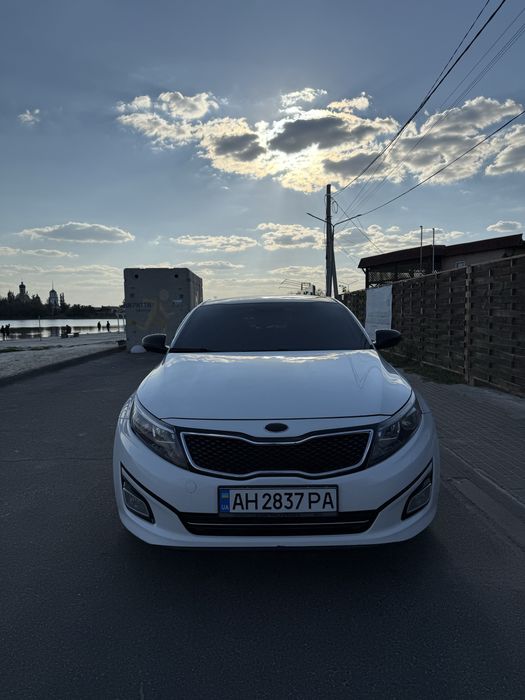 Продам машину Kia K5 .