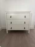Conjunto comoda + mesa cabeceira