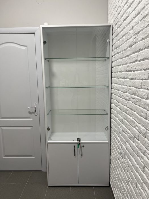 Вітрина ,шкаф косметологічний