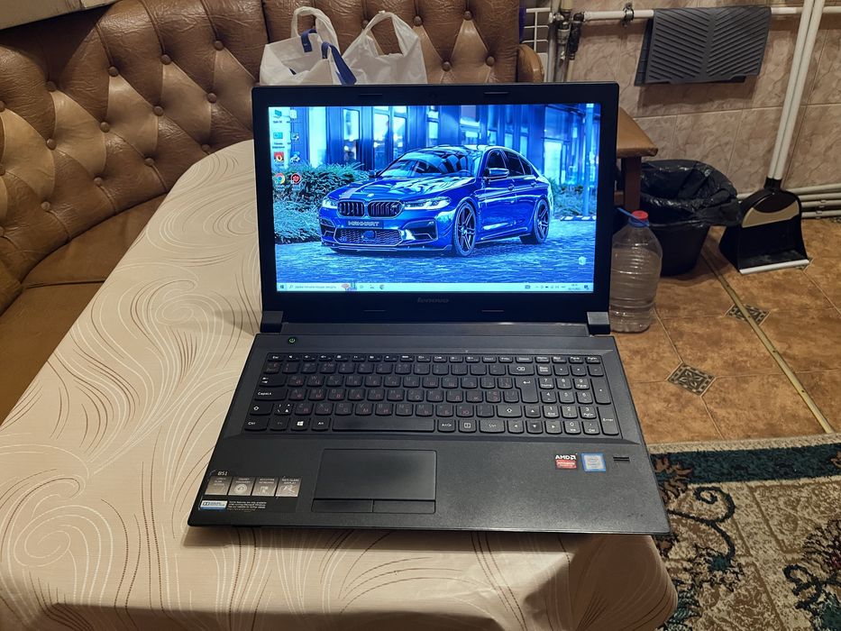 Потужний ноутбук Lenovo ( FullHD, Core i7, ОЗУ 8GB, R5 M330 2GB)