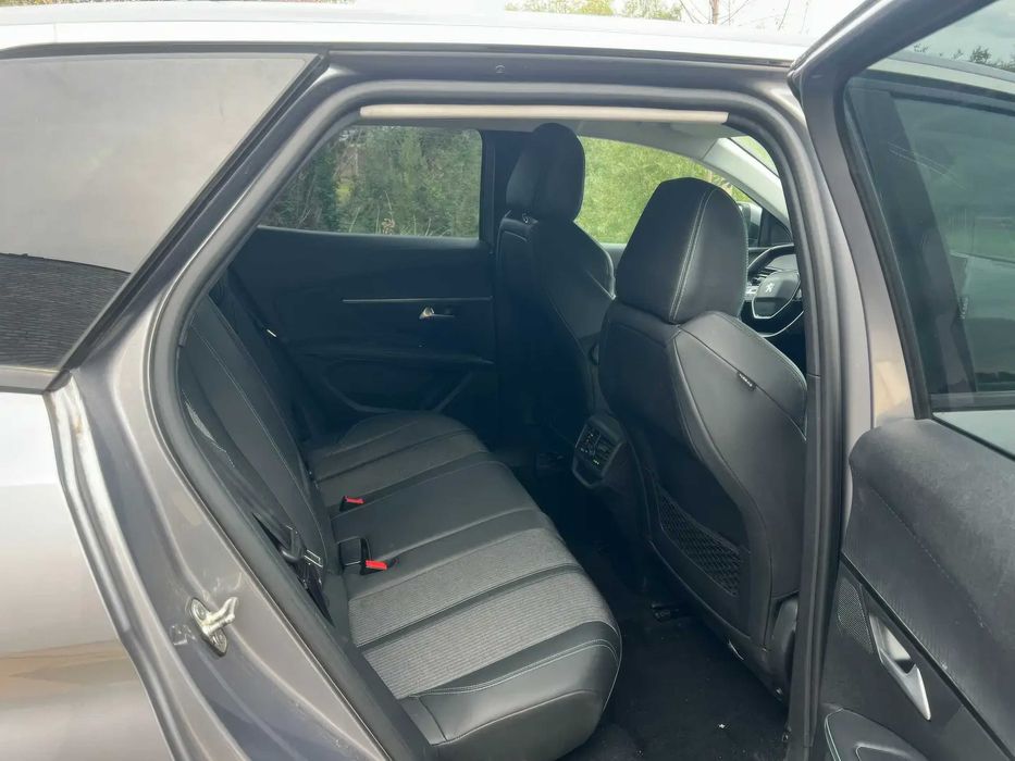 Peugeot 3008      2021