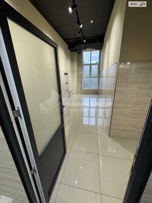 Продаж фасадного комерційного приміщення 268,5 м² | 2–3 поверхи |