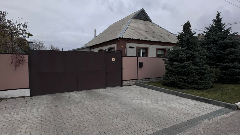 Продам будинок ,всі запитання  по телефону