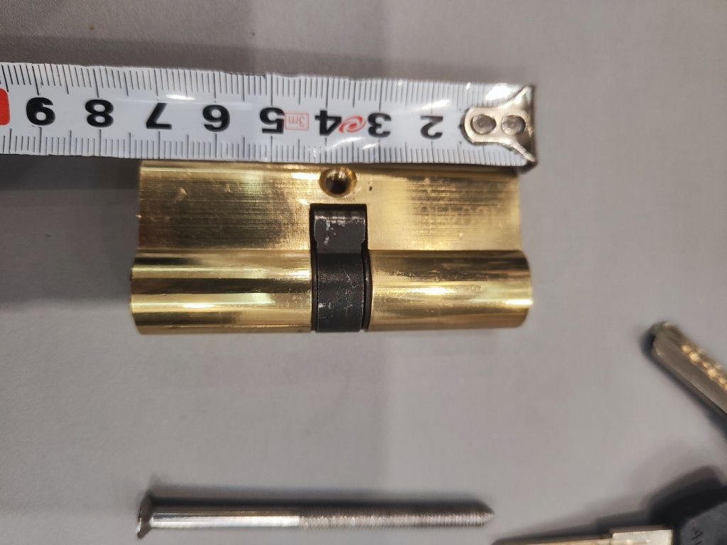Циліндр (серцевина)  Avers DM-70