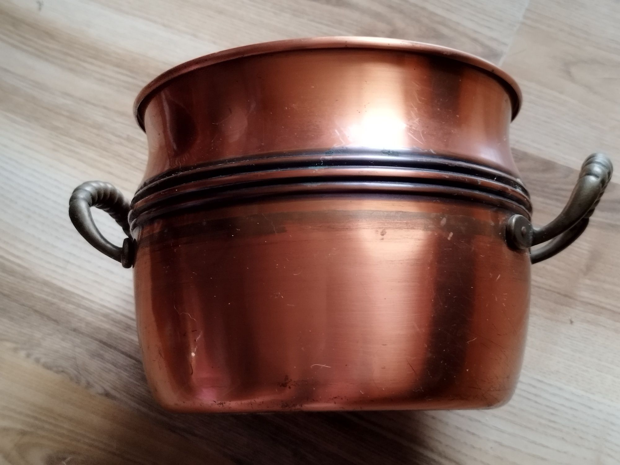 Świeca z wosku pszczelego w garnuszku / 2,3 kg