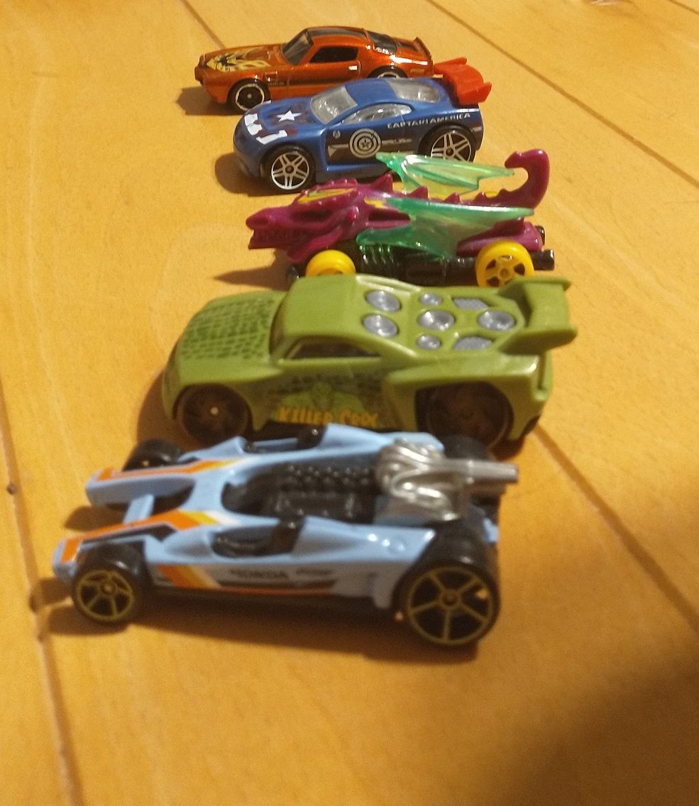 Somochody hot wheels