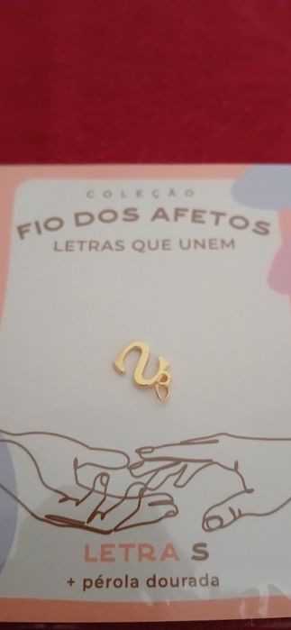 Letra S, da coleção Fio dos Afetos, nova