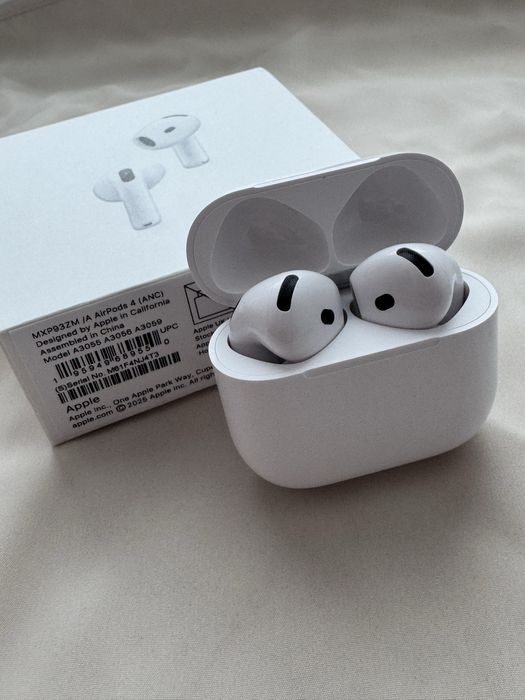AirPods 4 навушники