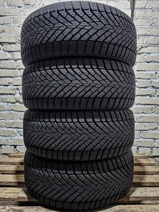 Нові 215/40r18 Pirelli | 2024 | 9.5mm | Italy | Преміум зимові шини
