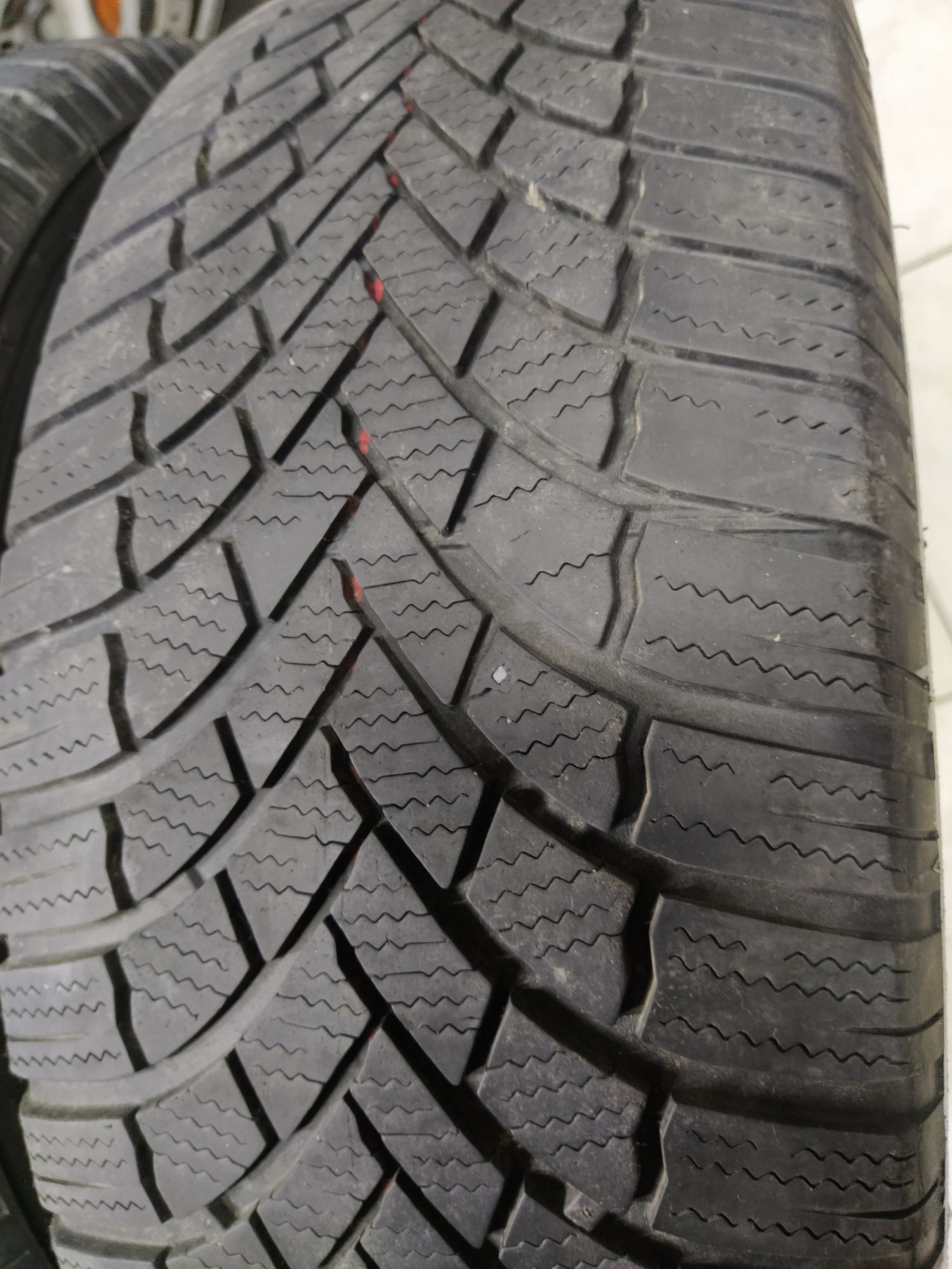 2 Opony zimowe 225/60r18 BRIDGESTONE 2021r