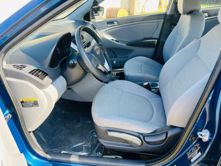 Hyundai Accent SE      2016