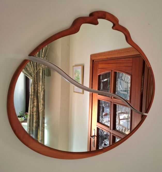 Lustro w kształcie elipsy