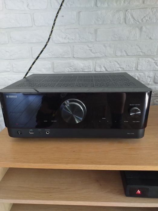 Amplituner YAMAHA RX-V4A
