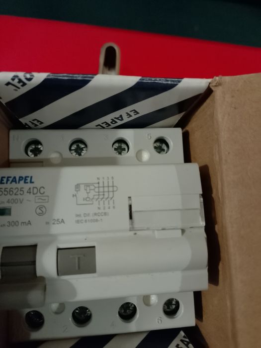 Interruptor diferencial Efapel 4x25x300