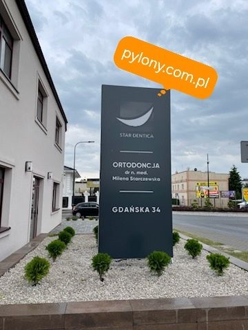 Pylon reklamowy LED baner Producent