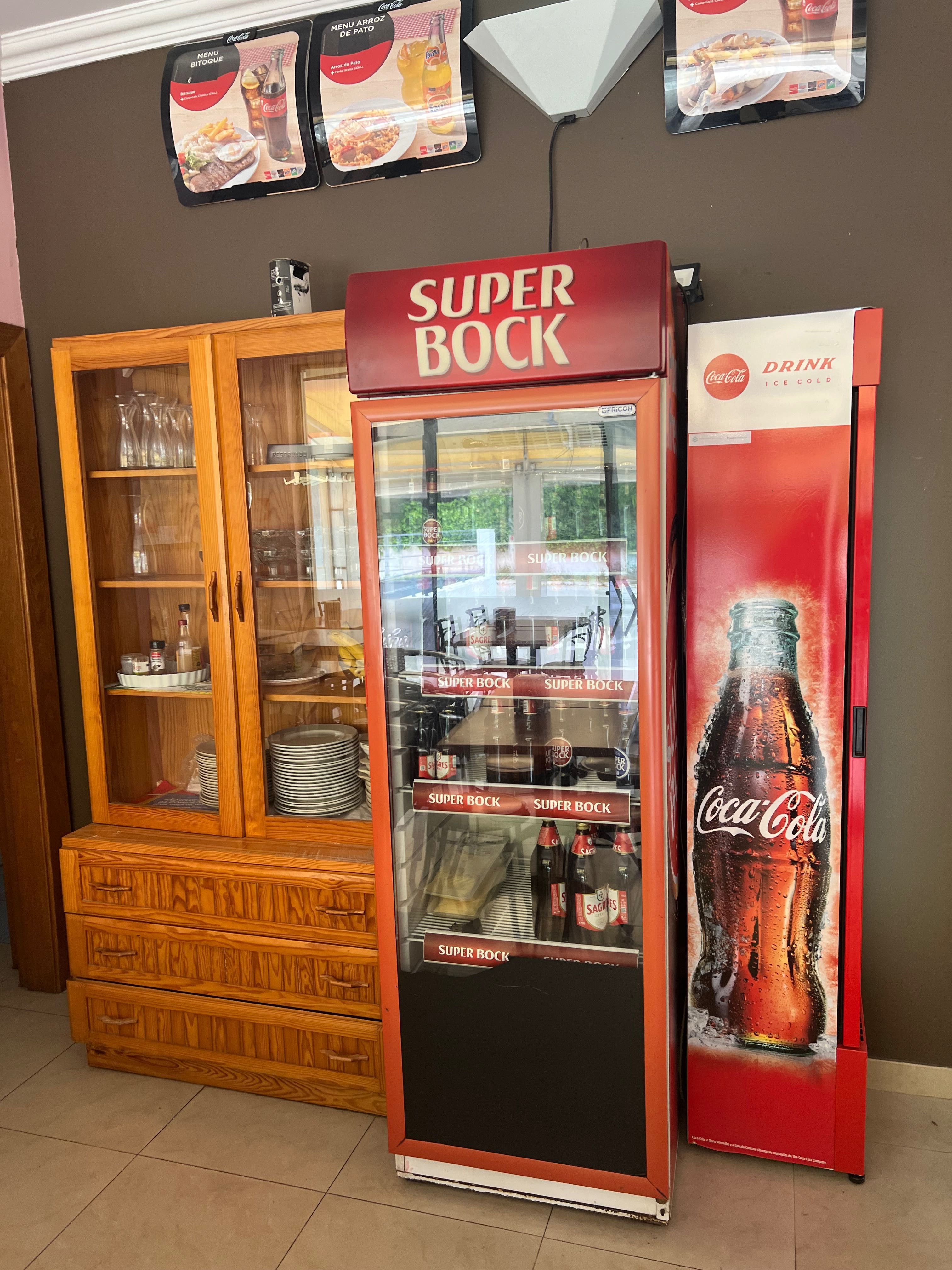 Café / restaurante com esplanada