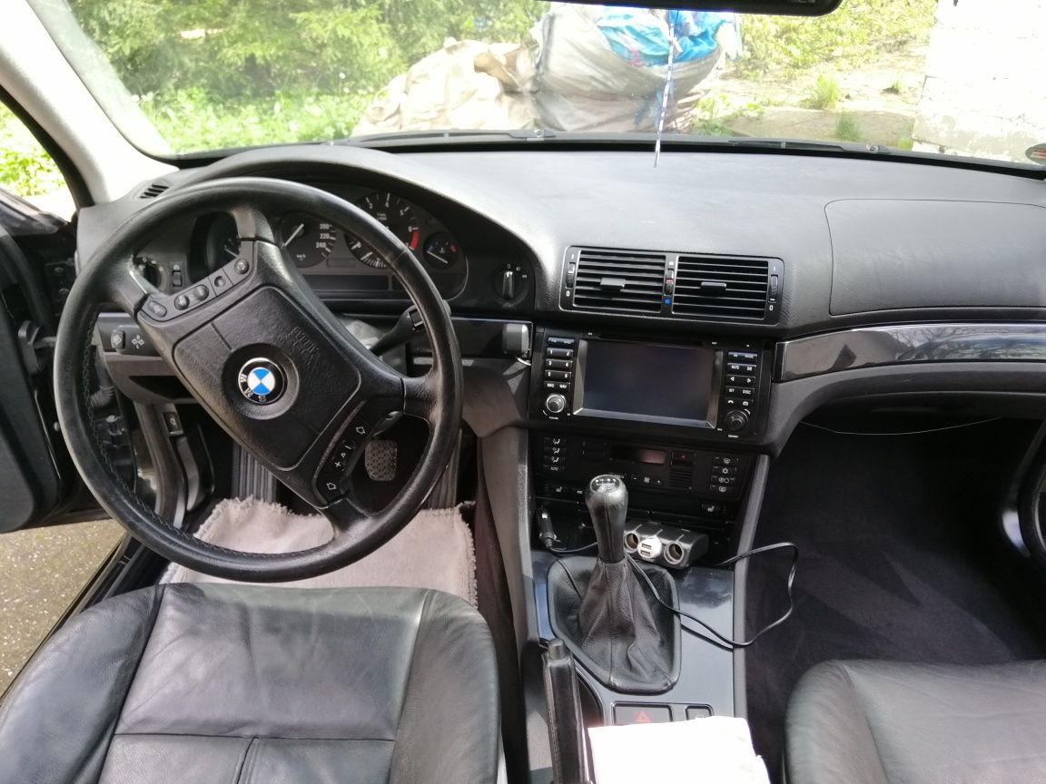 PILNIE Sprzedam samochód BMW E39 520i Touring w dobrym stanie