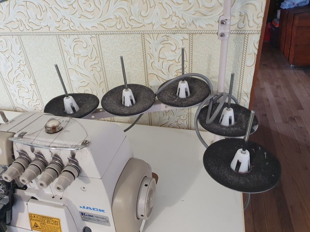 Оверлок п'ятинитковий JACK 768 BDI-5