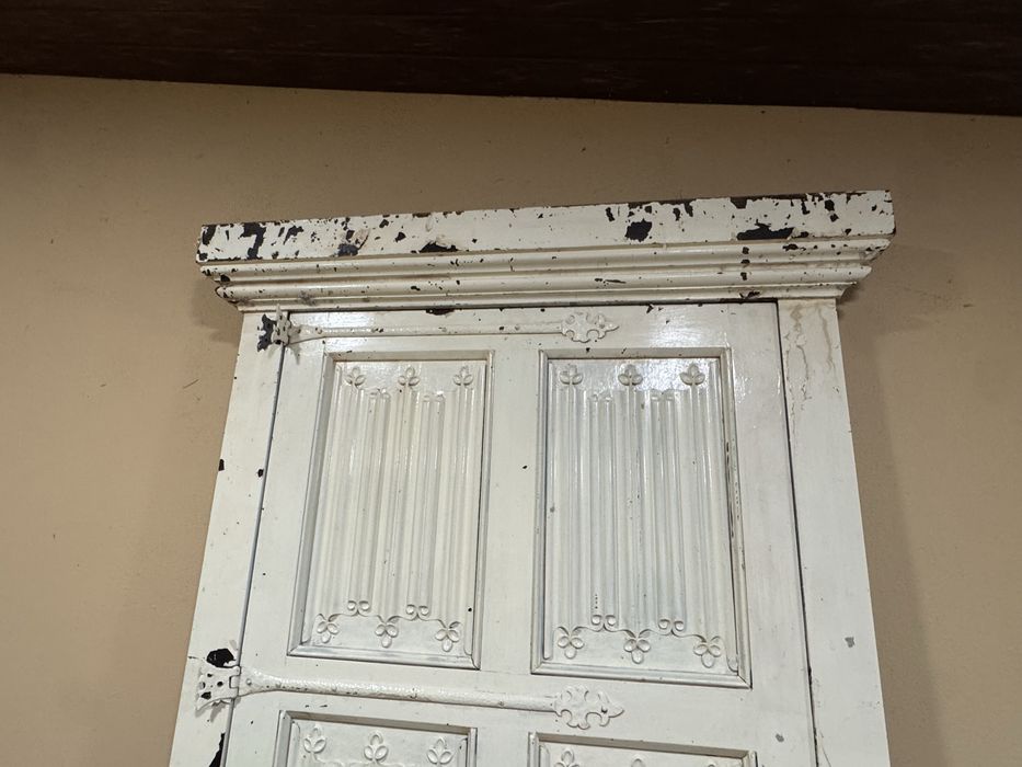 2 Portas antigas com madeira impecavel