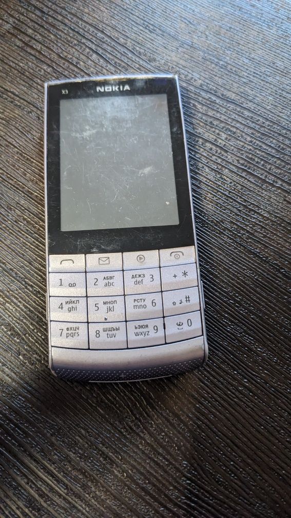 Телефон Nokia x3-02