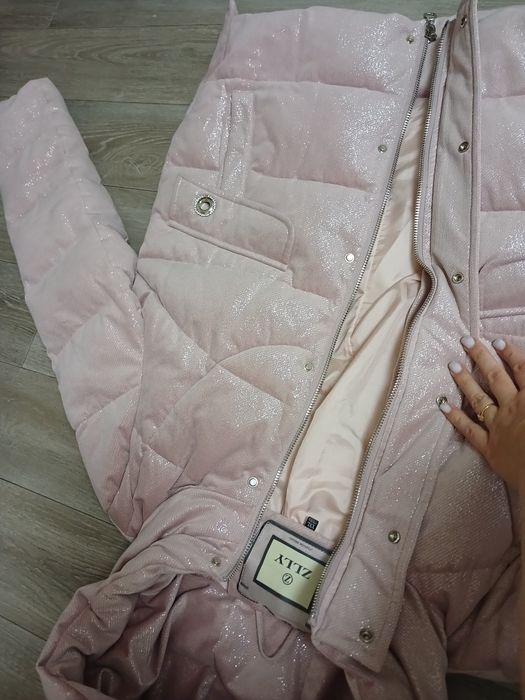Зимова блискуча куртка 50-52 розмір